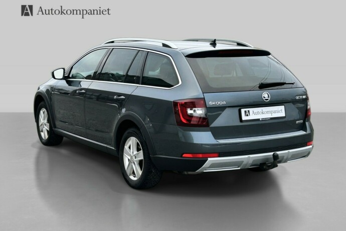 skoda-octavia-scout-diesel-2019-big-4