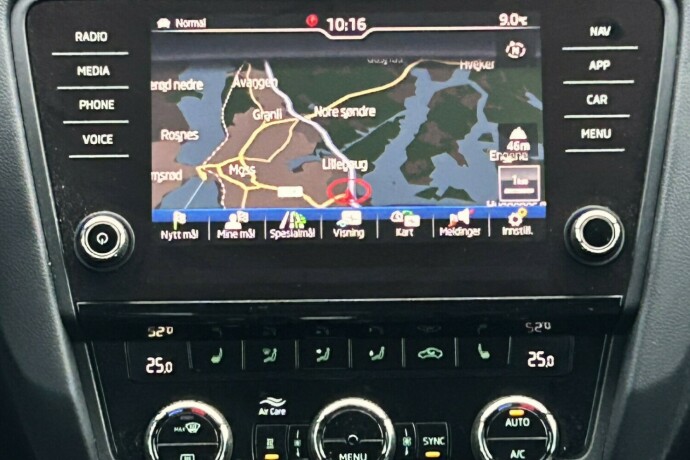 skoda-octavia-scout-diesel-2019-big-15