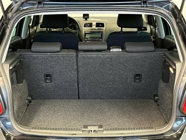 volkswagen-polo-diesel-2011-big-29