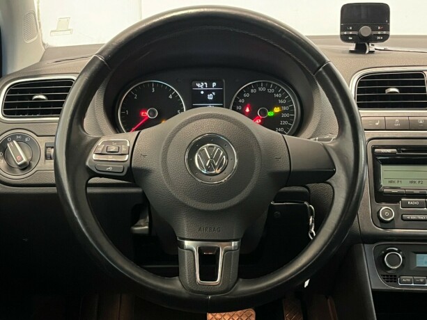 volkswagen-polo-diesel-2011-big-10