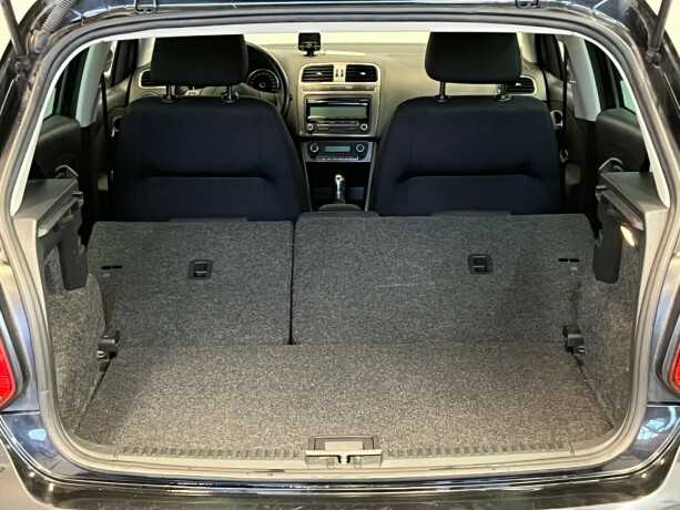 volkswagen-polo-diesel-2011-big-30