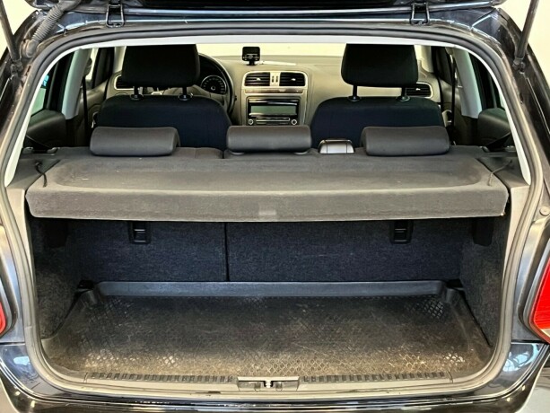 volkswagen-polo-diesel-2011-big-27