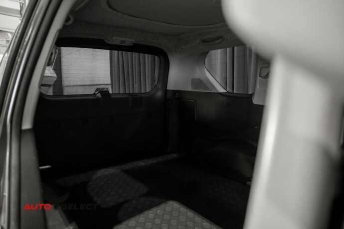 toyota-land-cruiser-diesel-2022-big-16