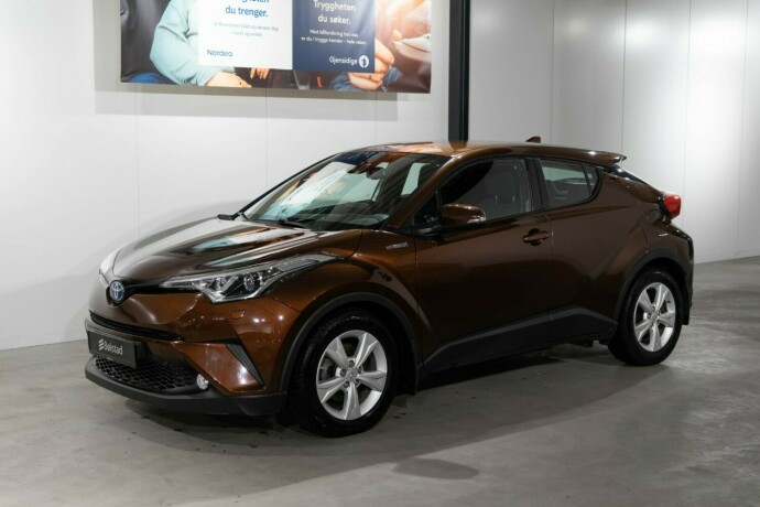 toyota-c-hr-elektrisitetbensin-2018-big-0