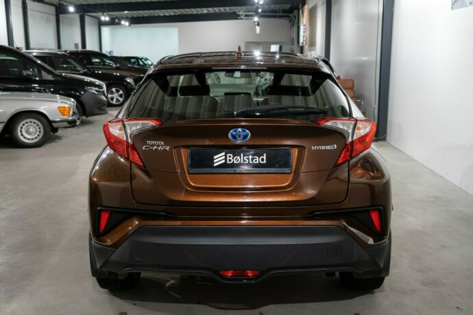 toyota-c-hr-elektrisitetbensin-2018-big-4