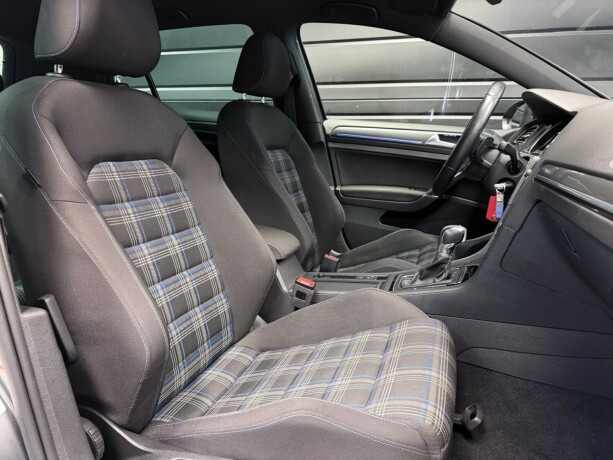 volkswagen-golf-elektrisitetbensin-2018-big-14