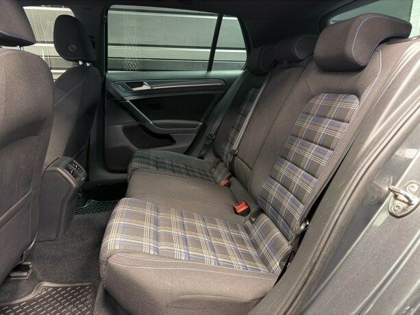 volkswagen-golf-elektrisitetbensin-2018-big-15