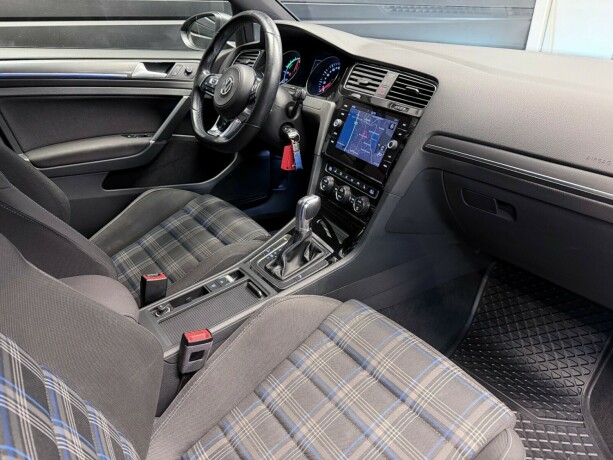 volkswagen-golf-elektrisitetbensin-2018-big-13