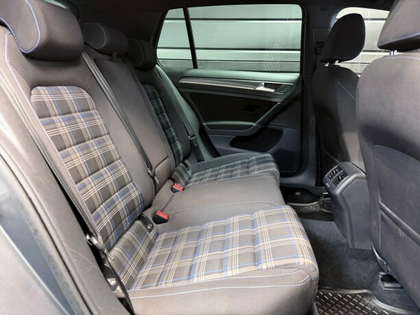 volkswagen-golf-elektrisitetbensin-2018-big-16