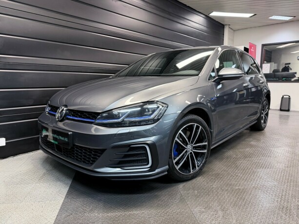 volkswagen-golf-elektrisitetbensin-2018-big-1