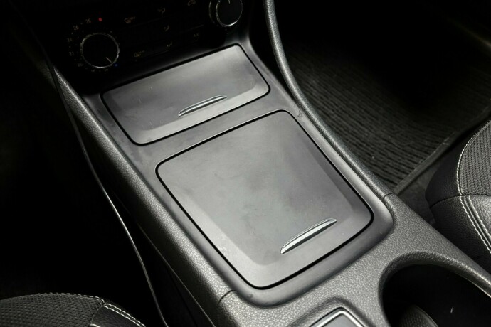 mercedes-benz-cla-bensin-2014-big-28