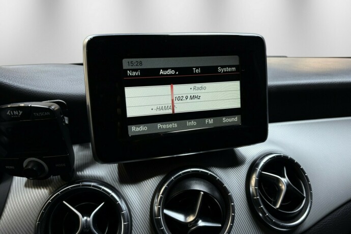 mercedes-benz-cla-bensin-2014-big-23