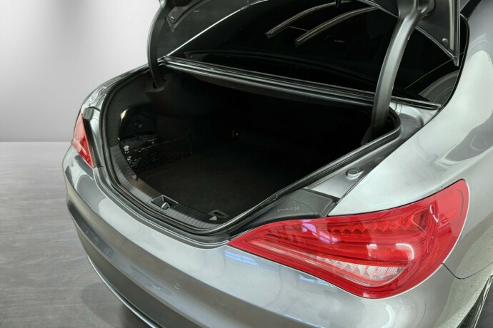 mercedes-benz-cla-bensin-2014-big-12