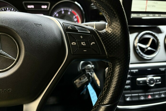 mercedes-benz-cla-bensin-2014-big-21