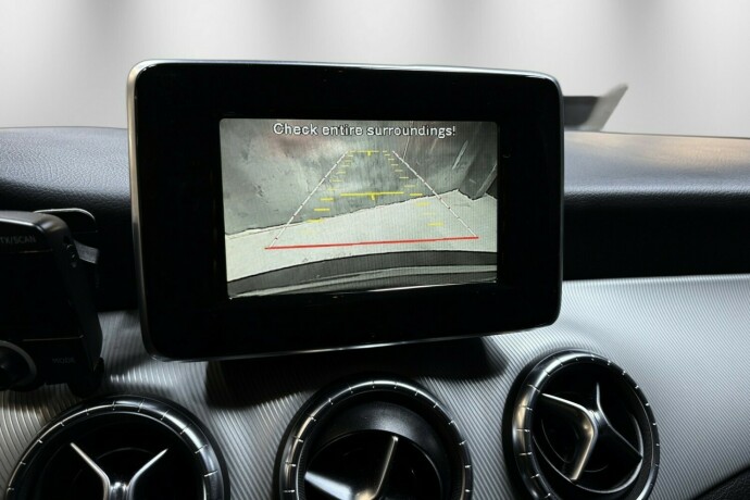 mercedes-benz-cla-bensin-2014-big-25