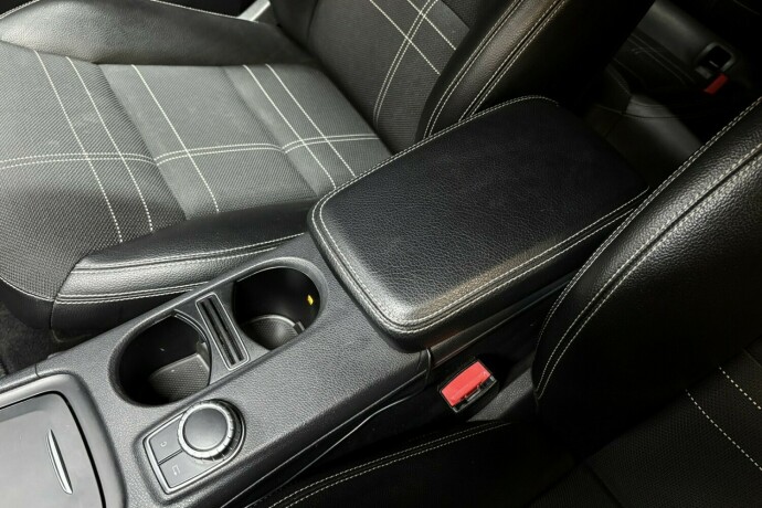 mercedes-benz-cla-bensin-2014-big-30