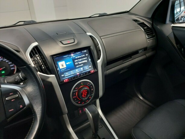 isuzu-d-max-diesel-2019-big-35