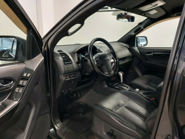 isuzu-d-max-diesel-2018-big-17