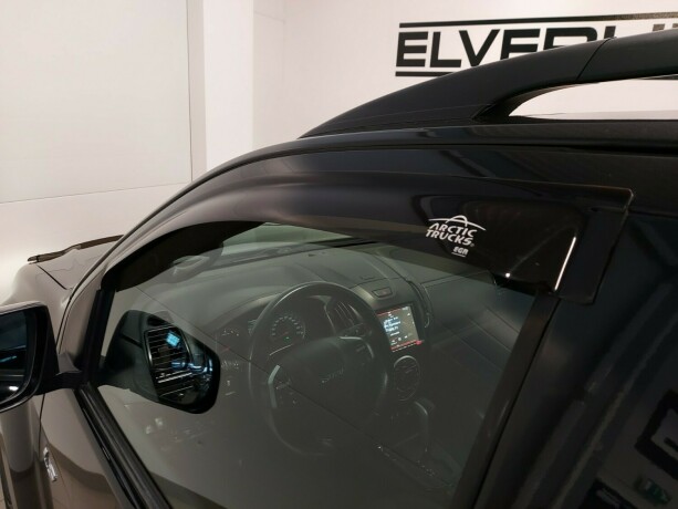 isuzu-d-max-diesel-2018-big-27