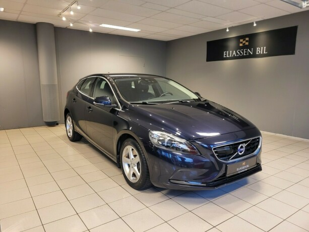 volvo-v40-bensin-2016-big-12