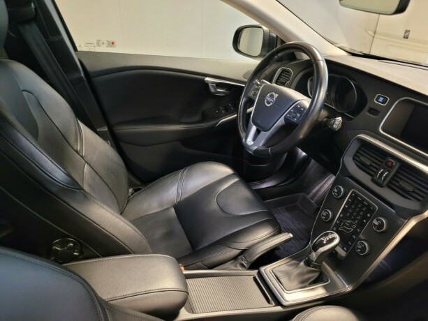 volvo-v40-bensin-2016-big-16