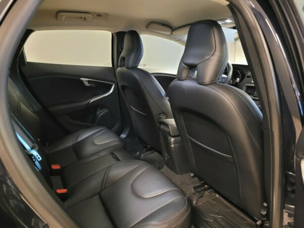 volvo-v40-bensin-2016-big-17