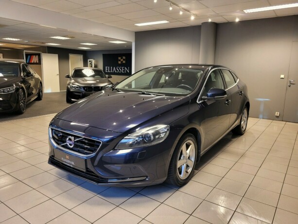 volvo-v40-bensin-2016-big-10