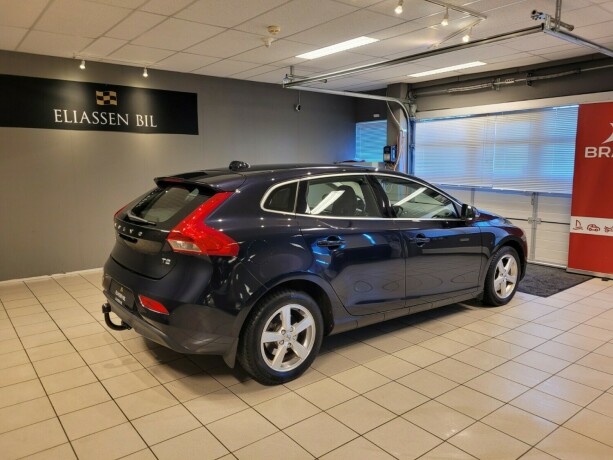 volvo-v40-bensin-2016-big-5