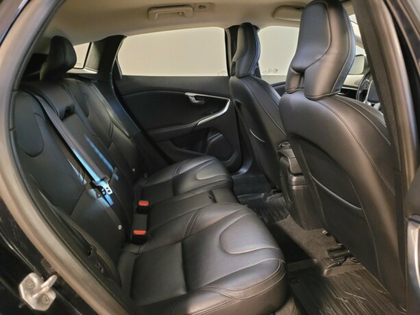 volvo-v40-bensin-2016-big-18