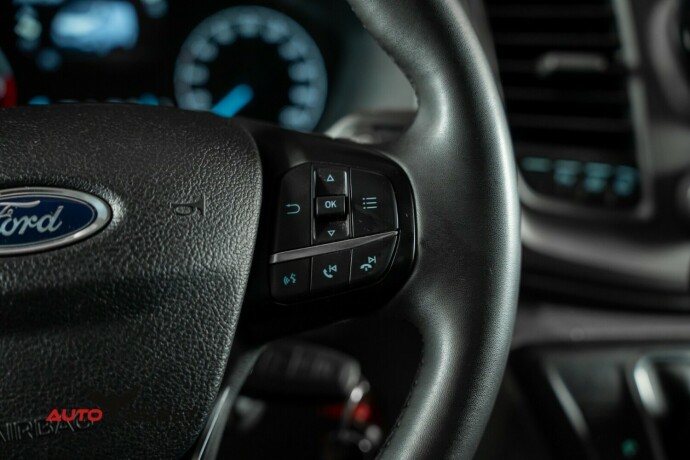 ford-transit-custom-diesel-2023-big-26