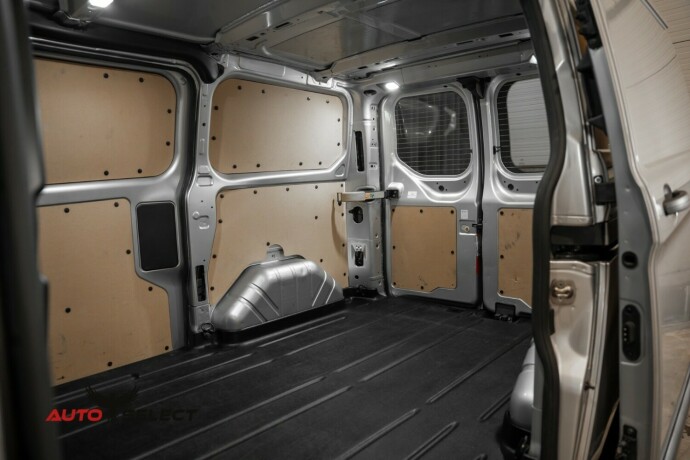 ford-transit-custom-diesel-2023-big-9