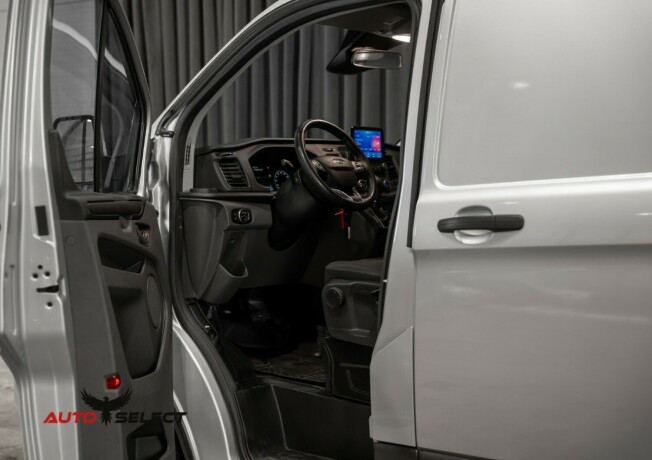 ford-transit-custom-diesel-2023-big-19