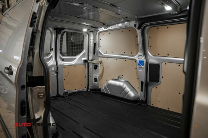 ford-transit-custom-diesel-2023-big-15