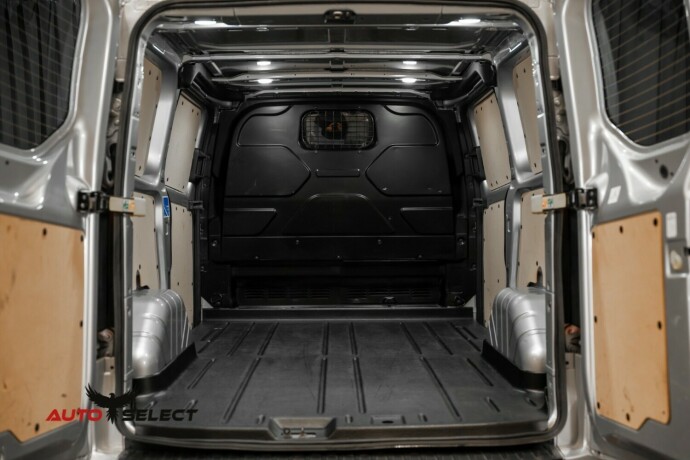 ford-transit-custom-diesel-2023-big-11