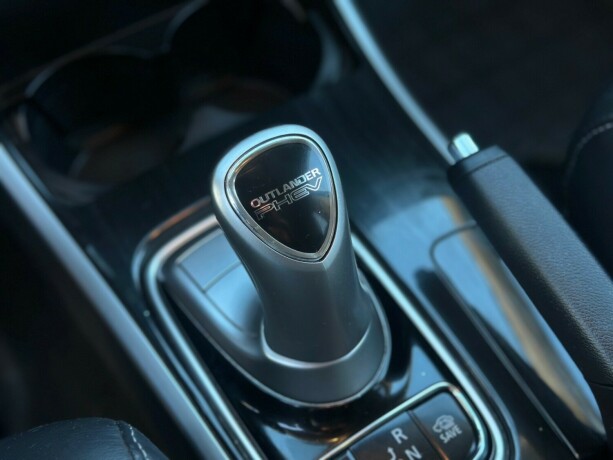 mitsubishi-outlander-elektrisitetbensin-2016-big-18