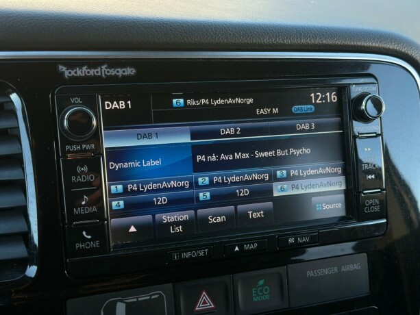 mitsubishi-outlander-elektrisitetbensin-2016-big-21