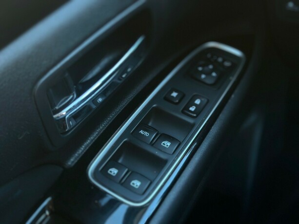 mitsubishi-outlander-elektrisitetbensin-2016-big-30