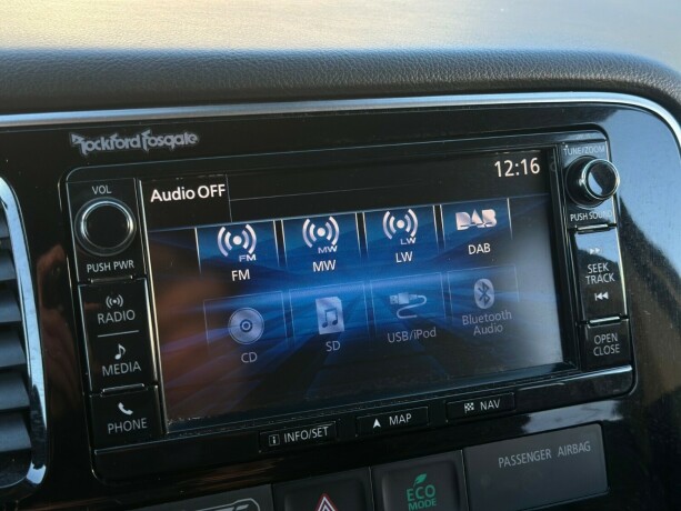 mitsubishi-outlander-elektrisitetbensin-2016-big-23