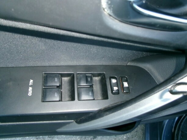 toyota-auris-bensin-2014-big-9