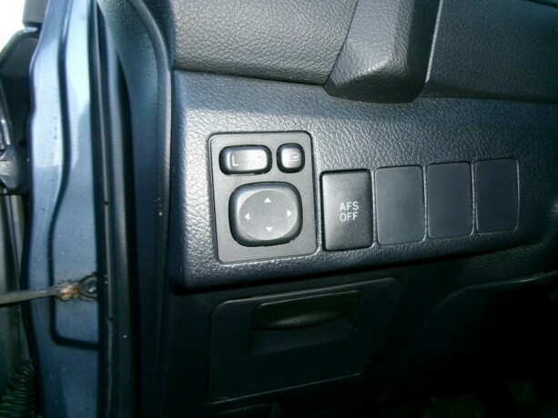 toyota-auris-bensin-2014-big-10