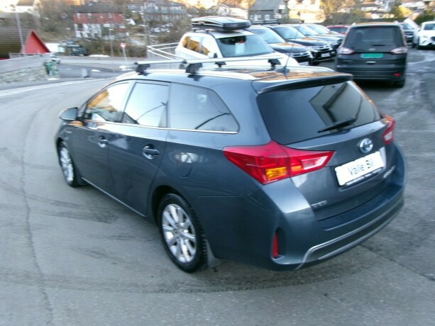 toyota-auris-bensin-2014-big-3