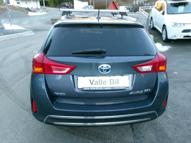 toyota-auris-bensin-2014-big-4