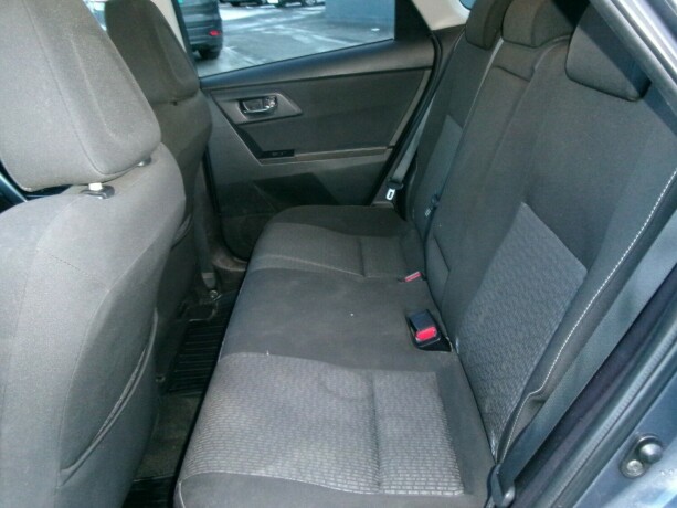 toyota-auris-bensin-2014-big-7