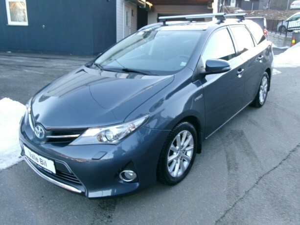toyota-auris-bensin-2014-big-2