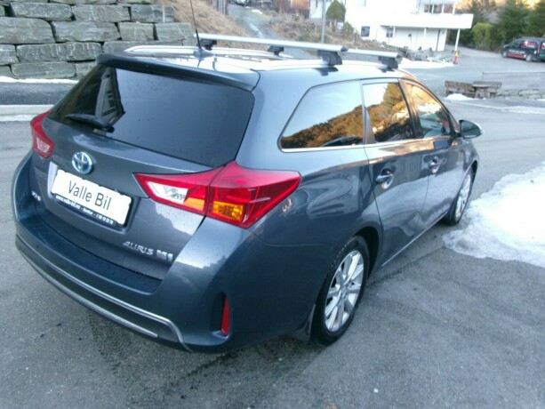 toyota-auris-bensin-2014-big-5