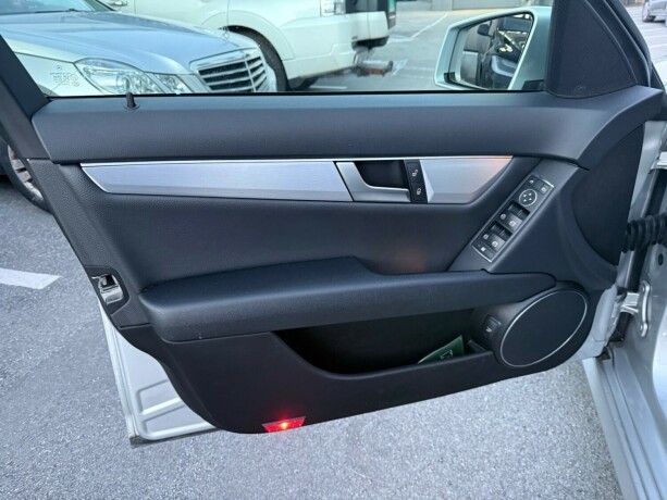 mercedes-benz-c-klasse-diesel-2012-big-9