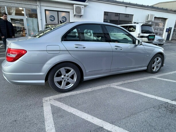 mercedes-benz-c-klasse-diesel-2012-big-7