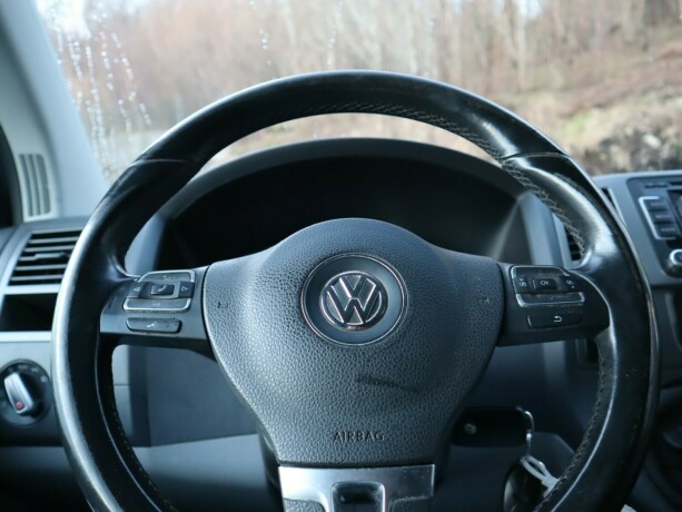 volkswagen-transporter-diesel-2012-big-10