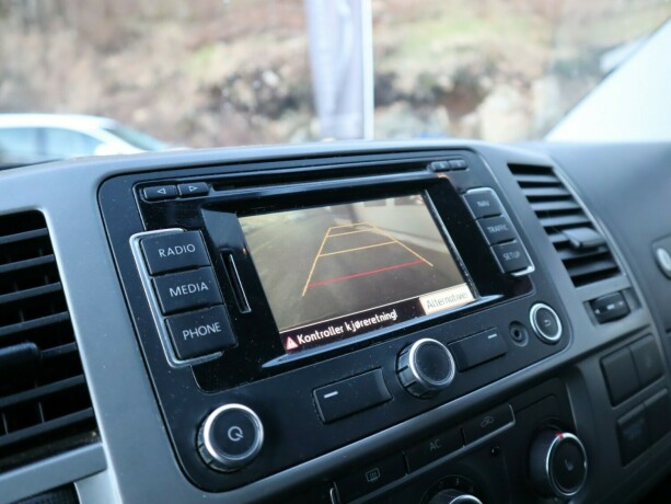 volkswagen-transporter-diesel-2012-big-17