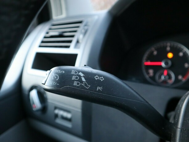 volkswagen-transporter-diesel-2012-big-13